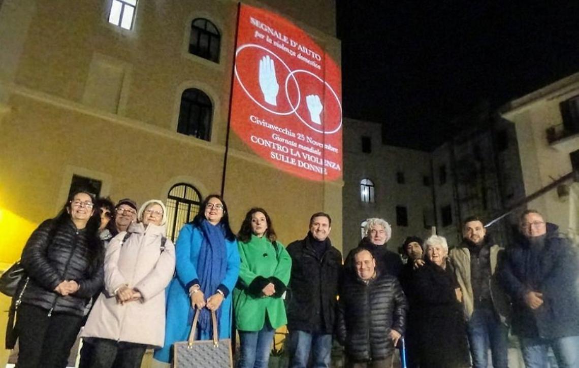 Violenza sulle donne, Mari: «Proiettiamo sui muri i mezzi per combatterla»