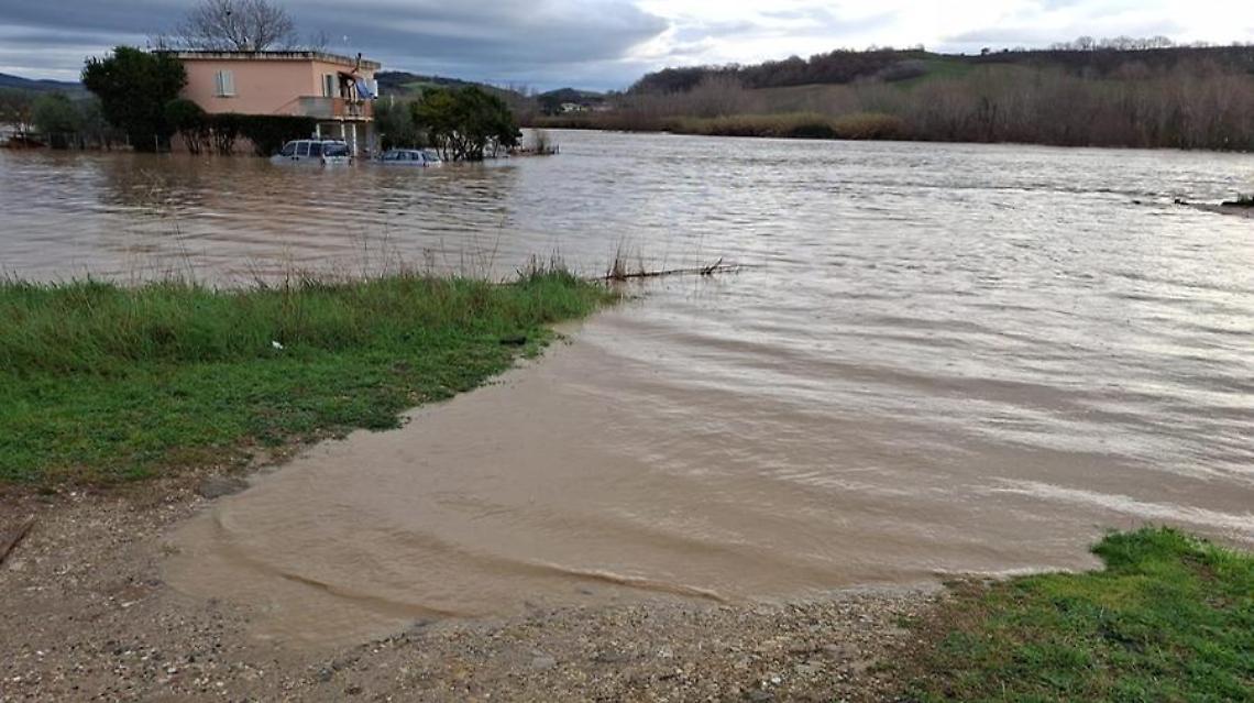 Maltempo, il fiume Mignone rompe gli argini: Montericcio sott&rsquo;acqua