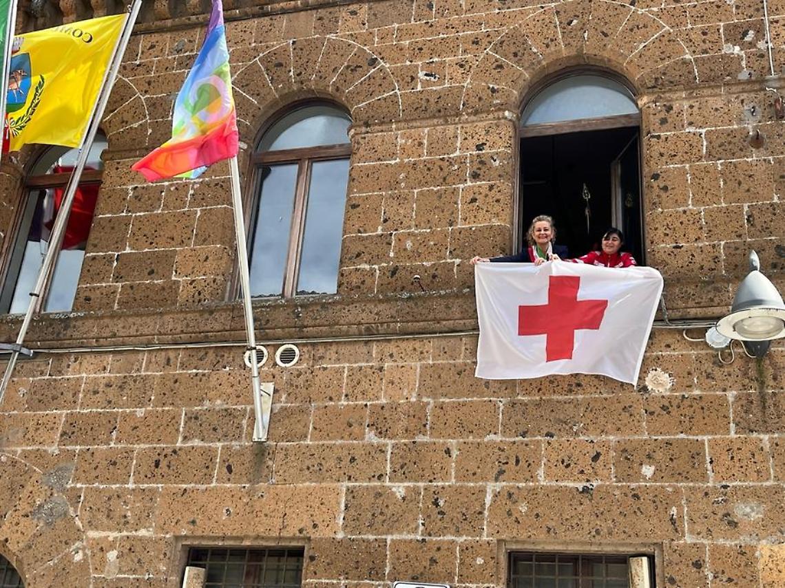 Un grazie ai volontari: a Cerveteri sventola il vessillo della Croce Rossa