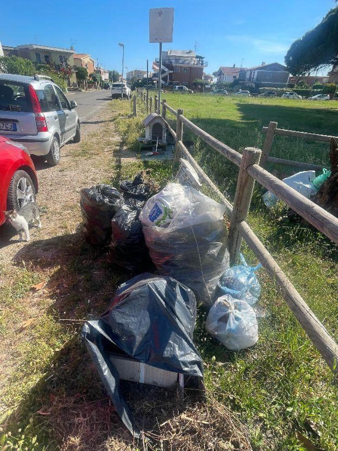 Tarquinia, una discarica a cielo aperto in via dei Vascelli