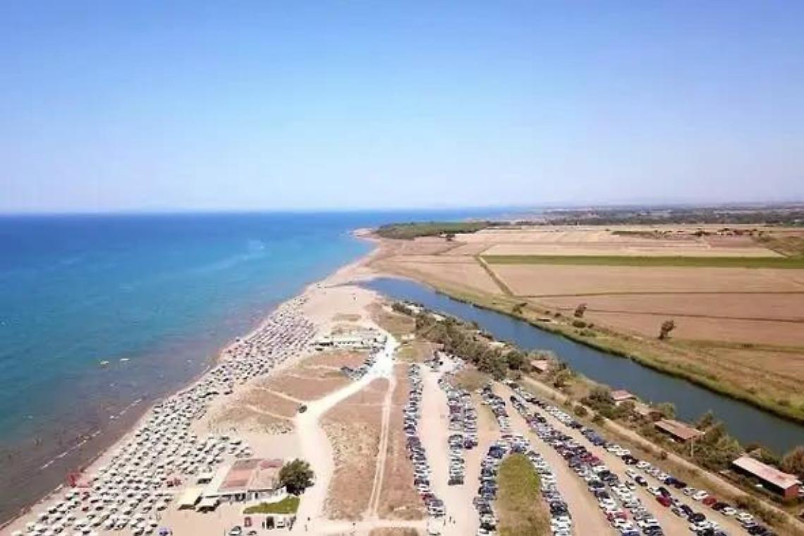 Sant&rsquo;Agostino, la spiaggia dimenticata