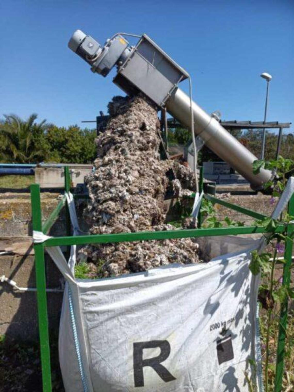 Fanghi nel depuratore: scatta il blitz