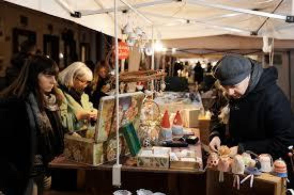 Commercianti contro il degrado a Cerenova, nel week end almeno arrivano i mercatini