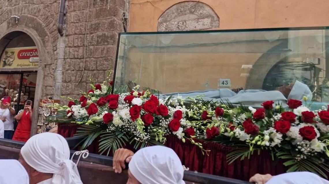 «Grazie al vescovo, Rosina ha potuto sfilare in città»