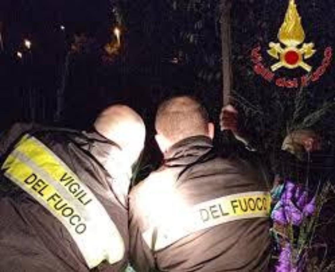 Due auto in fiamme in via Neghelli