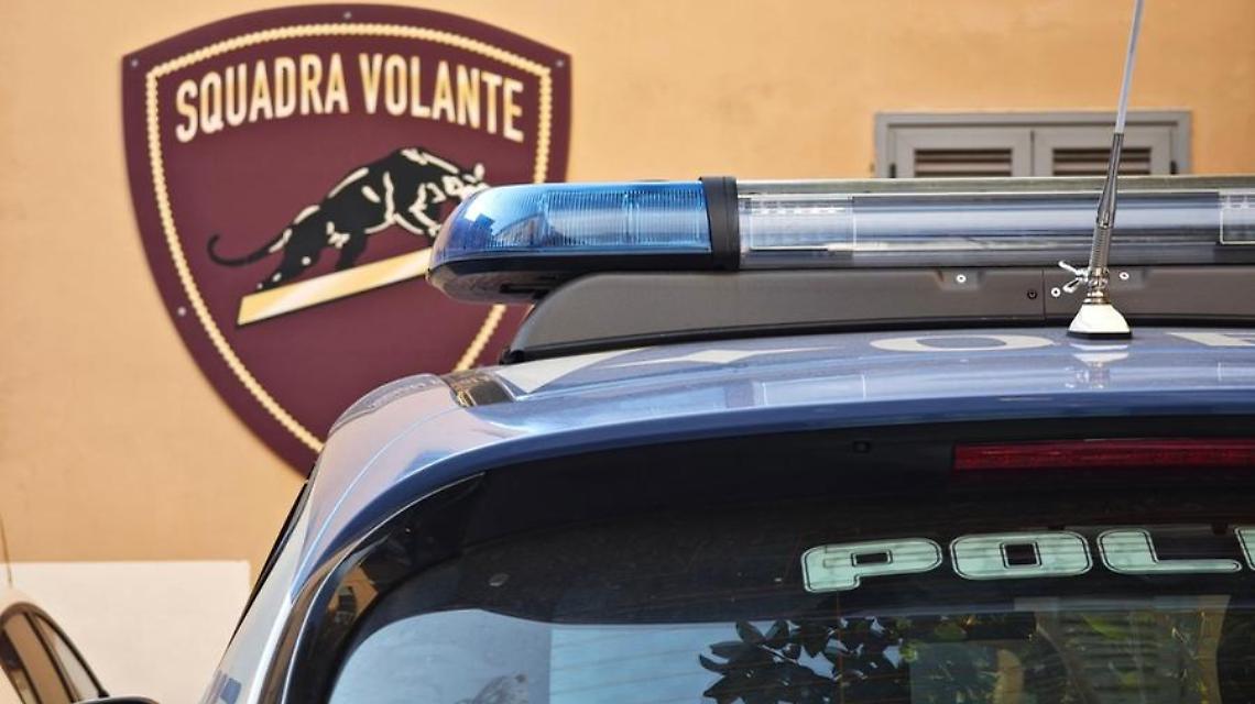 Spaccio, soldi e armi: nuovo blitz della Polizia con due insospettabili arrestati