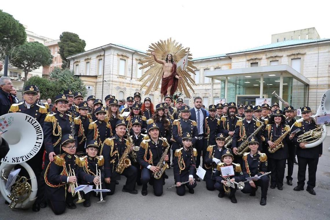Niente musica nel primo giorno di scuola: i componenti della banda Setaccioli si scusano