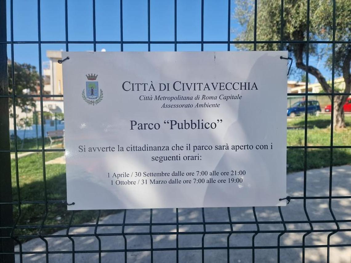 Via Flavioni, parchetto spesso chiuso: protestano i residenti