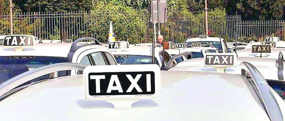 Tariffe taxi, stop agli aumenti