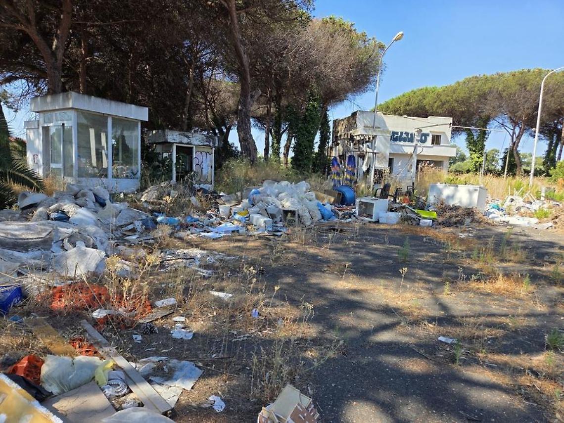 Distributore abbandonato, scatta l’interrogazione in aula
