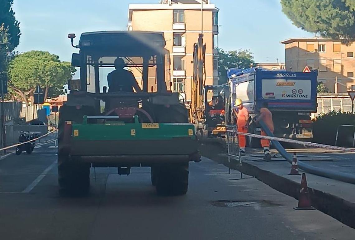 La Rosa e Cacciapuoti (FdI): «Quartiere ostaggio di un cantiere»