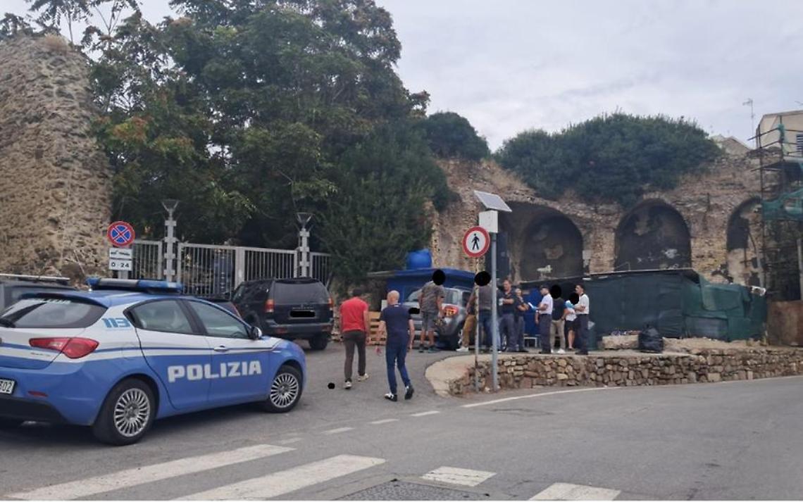 Blitz all’interno del porto: sotto sequestro le baracche di Porta Marina