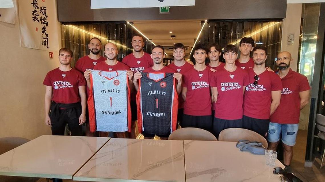 Cestistica, presentazione con gli occhi a mandorla