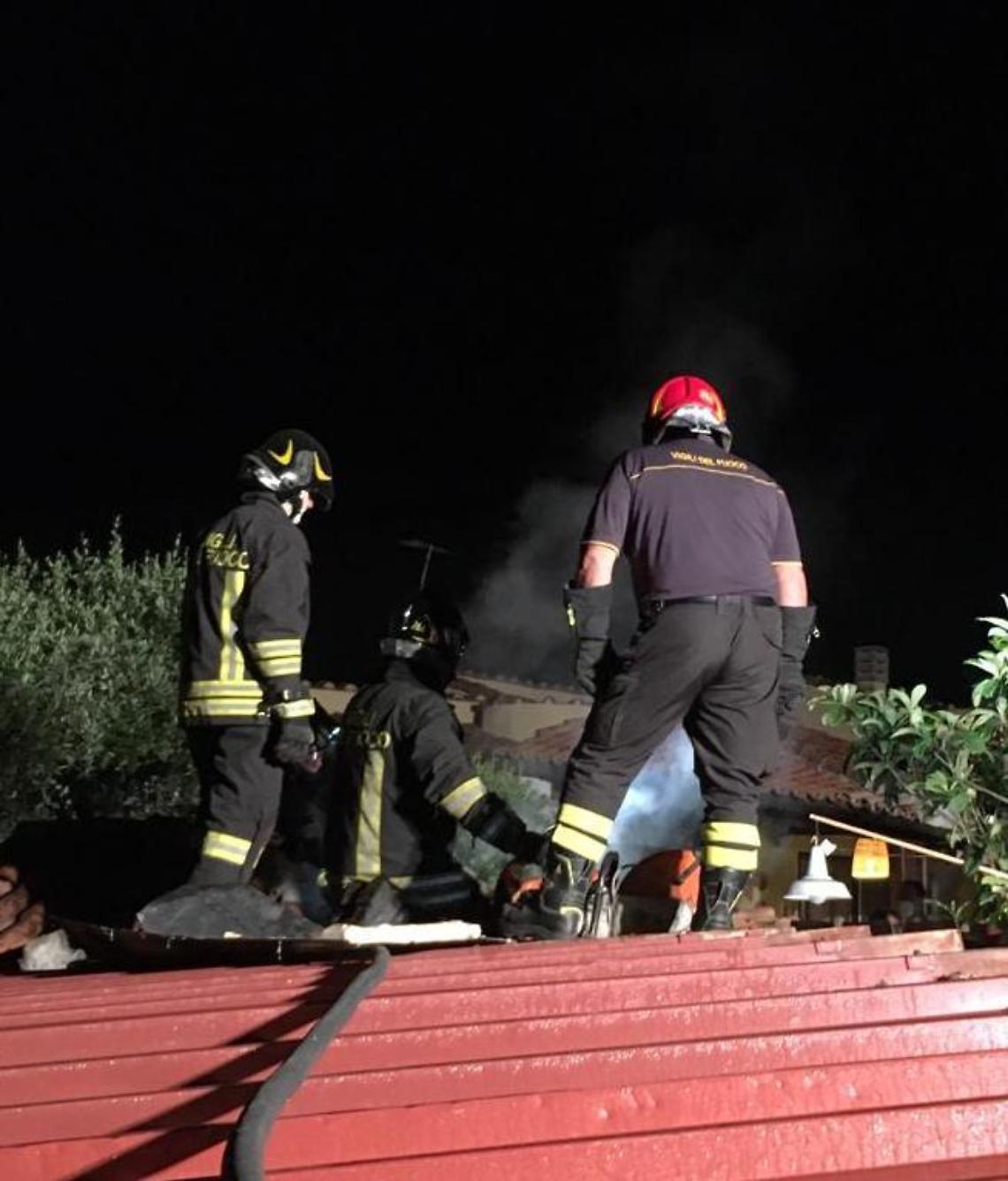 Incendio in un appartamento: famiglie evacuate al Messico