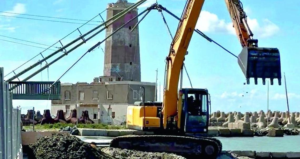 Lavori al vecchio faro, i Tavoli del porto: «Vogliamo trasparenza e chiarezza»