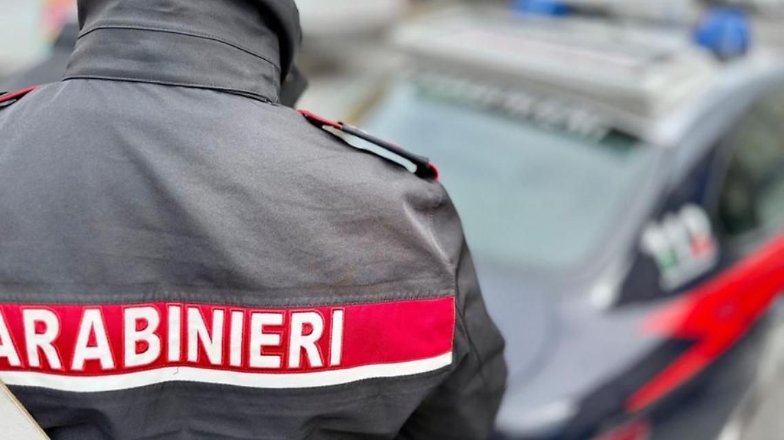 Ruba una valigia da un’auto e fugge: 23enne bloccato dai carabinieri a Santa Marinella