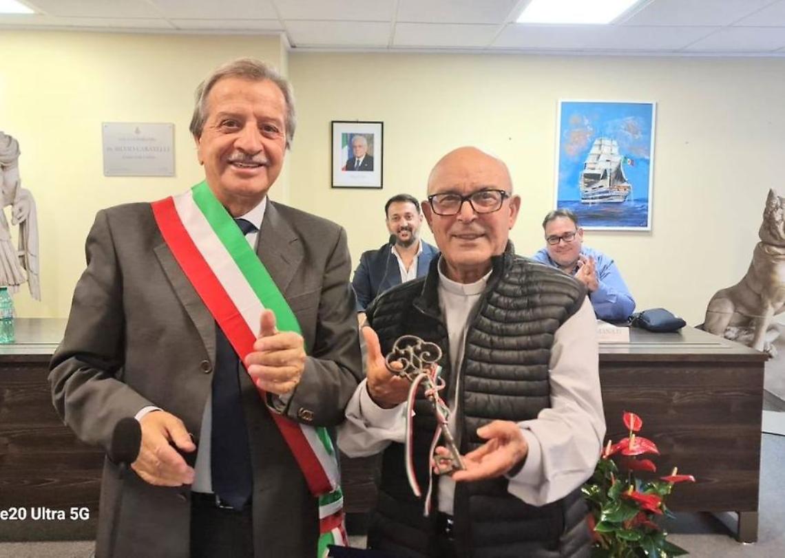 Santa Marinella, oltre 300 persone per la cittadinanza onoraria a Don Salvatore Rizzo