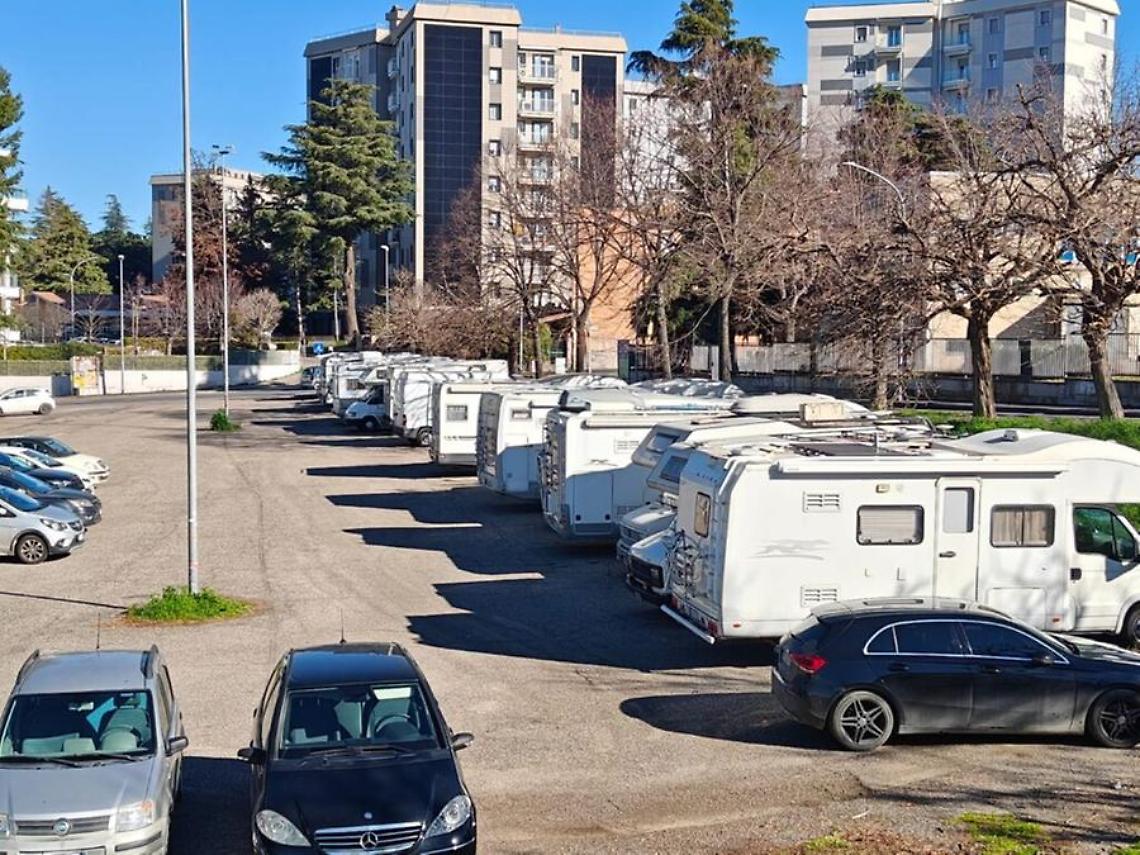 Viterbo: Piazza Atleti azzurri d’Italia, nel week-end sosta oraria limitata a 3 ore