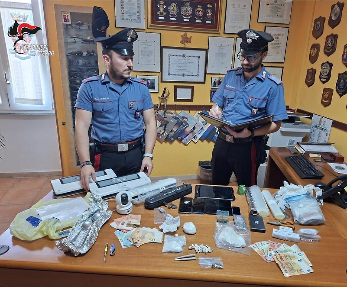 Canino: è ai domiciliari ma ha un supermarket della droga in casa