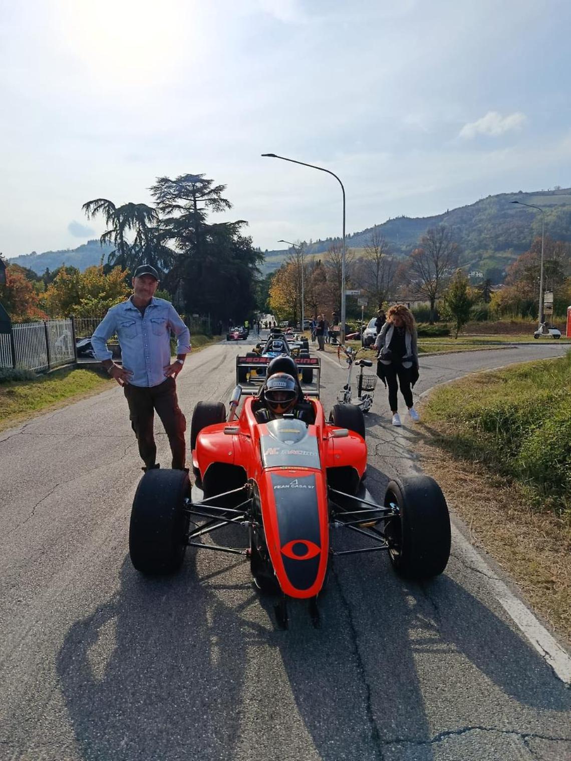 Morali finale da dimenticare: la sua auto finisce addosso a un muro