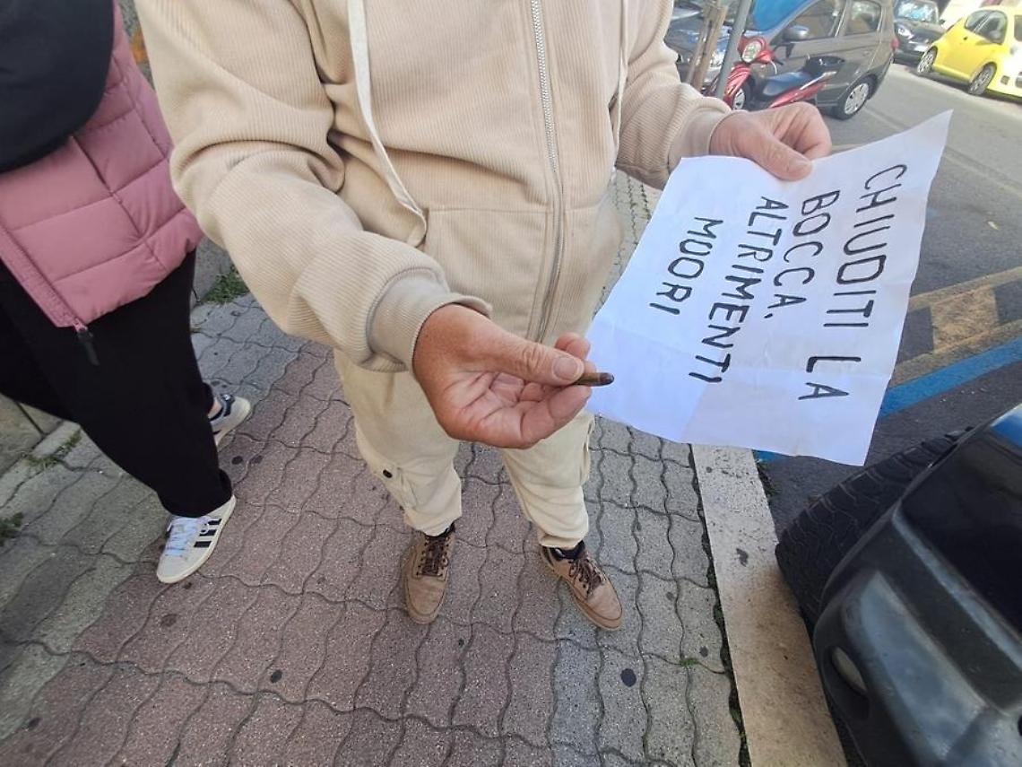 Un proiettile e un messaggio minatorio sul parabrezza dell’auto di Mario Benedetti