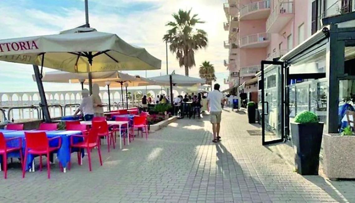 Commercio, domande di rinnovo per le istallazioni esterne entro il 15 dicembre