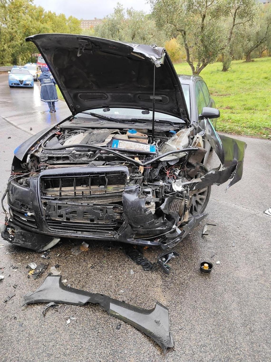 Viterbo, incidente sulla Sammartinese: due uomini in codice rosso