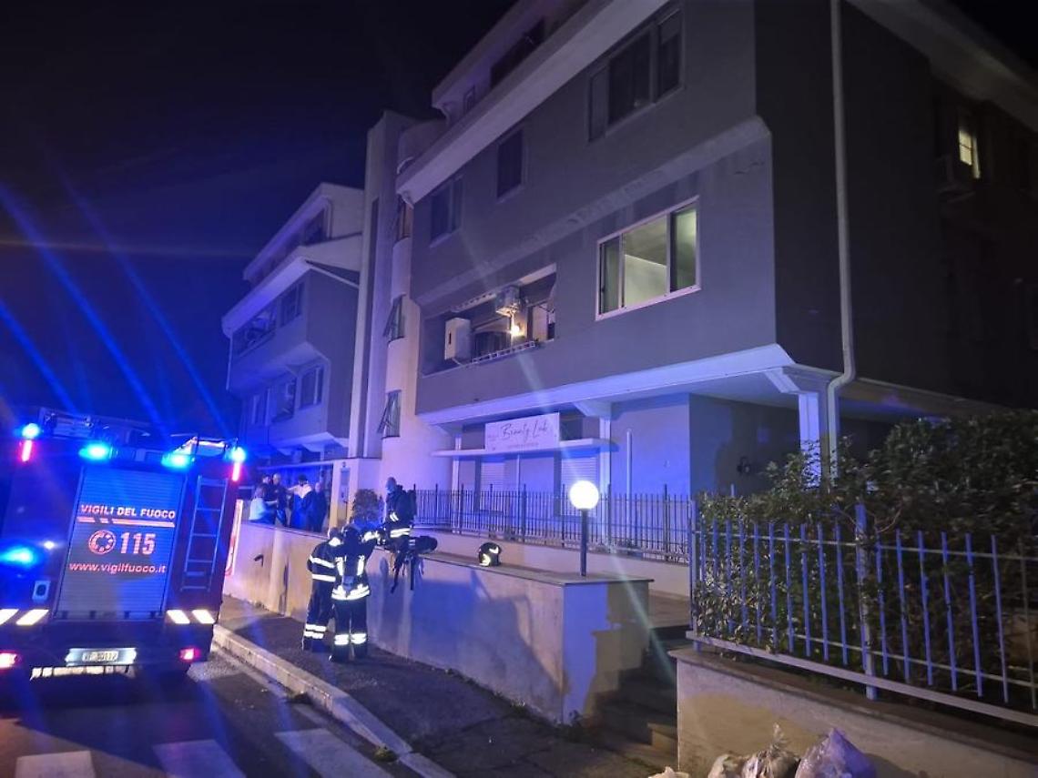 Viterbo: paura in via Po per l'incendio in un appartamento