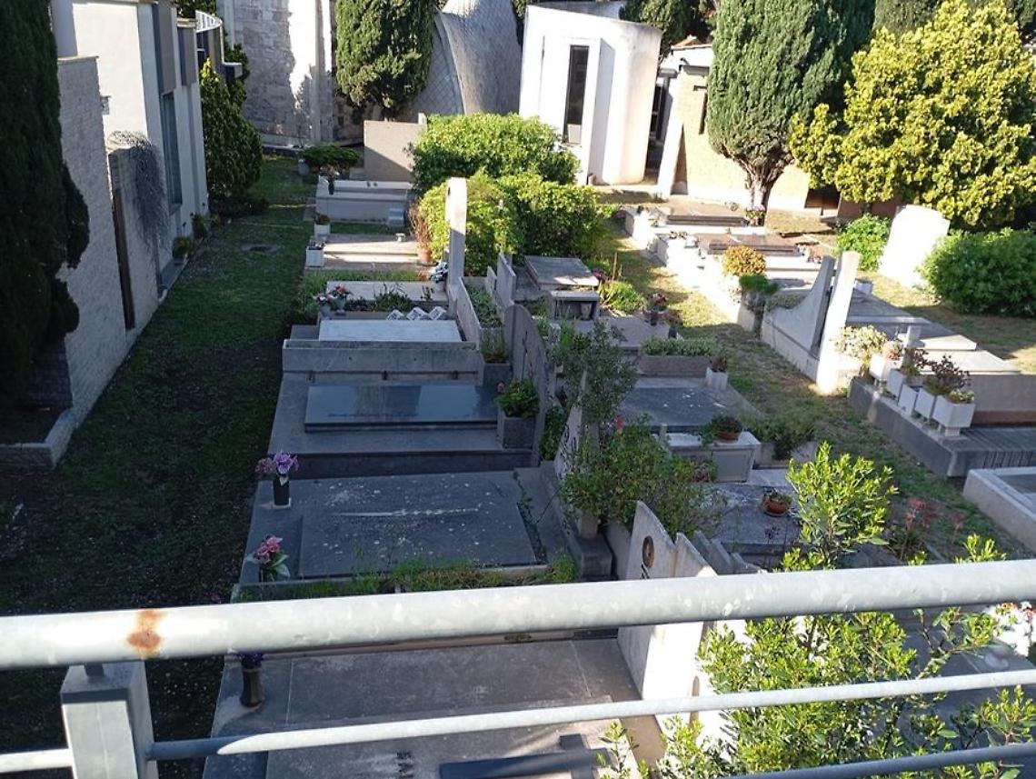 Cura e decoro al cimitero di Santa Marinella, Pietro Tidei: «È diventato il giardino dei ricordi»