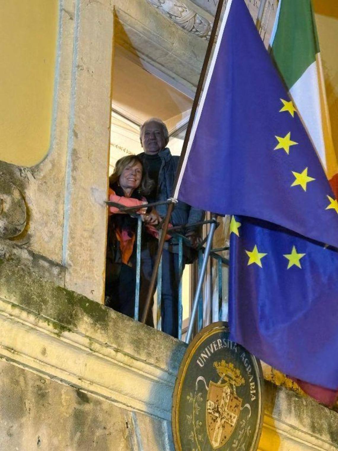 Sui passi di Garibaldi a Tarquinia”: successo per la visita guidata gratuita, con affaccio dal balcone dove l’eroe dei Due Mondi ringraziò i tarquiniesi