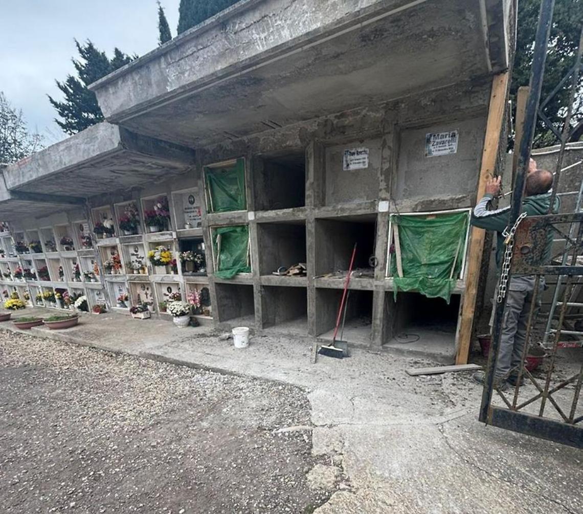 «Bene le riparazioni ma i cimiteri sono nel degrado»