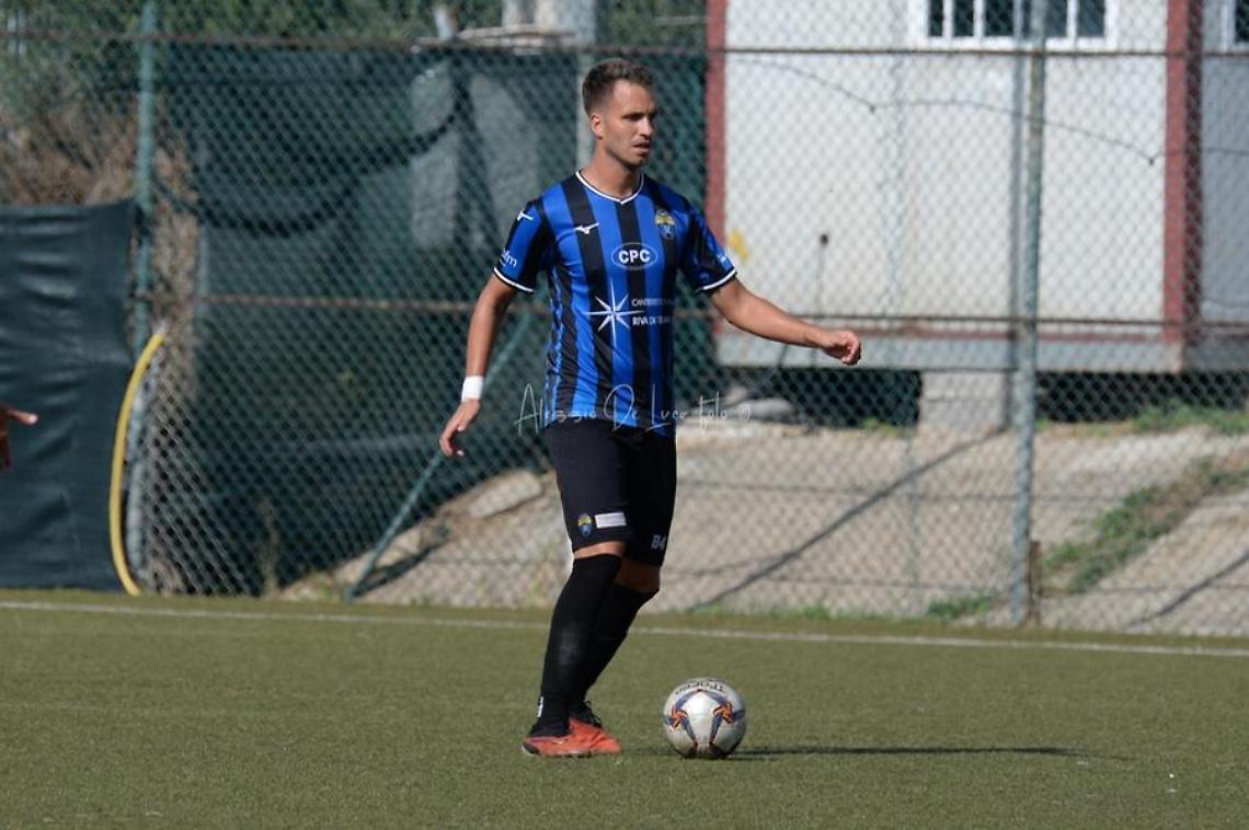 Vecchia contro il fastidioso Campus Eur: fuori i pensieri negativi