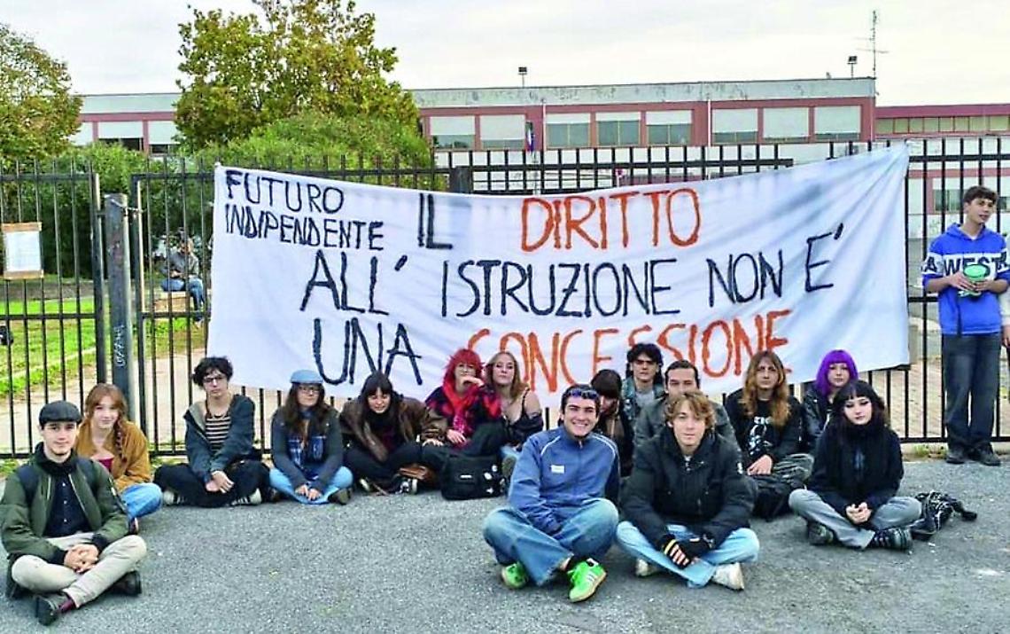 Civitavecchia, studenti in piazza per il diritto allo studio