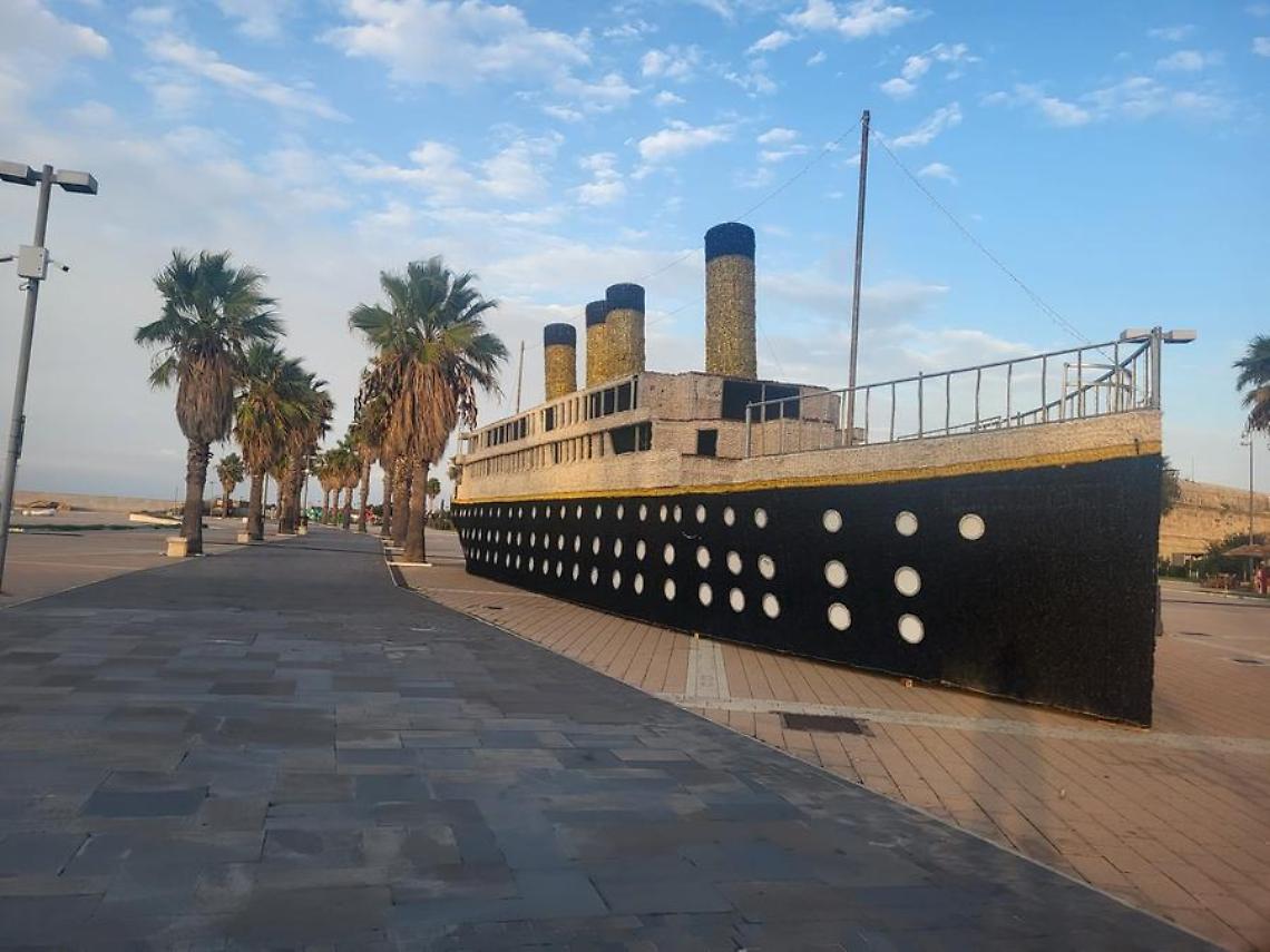 Civitavecchia con il Titanic diventa la capitale dell’autolesionismo urbano