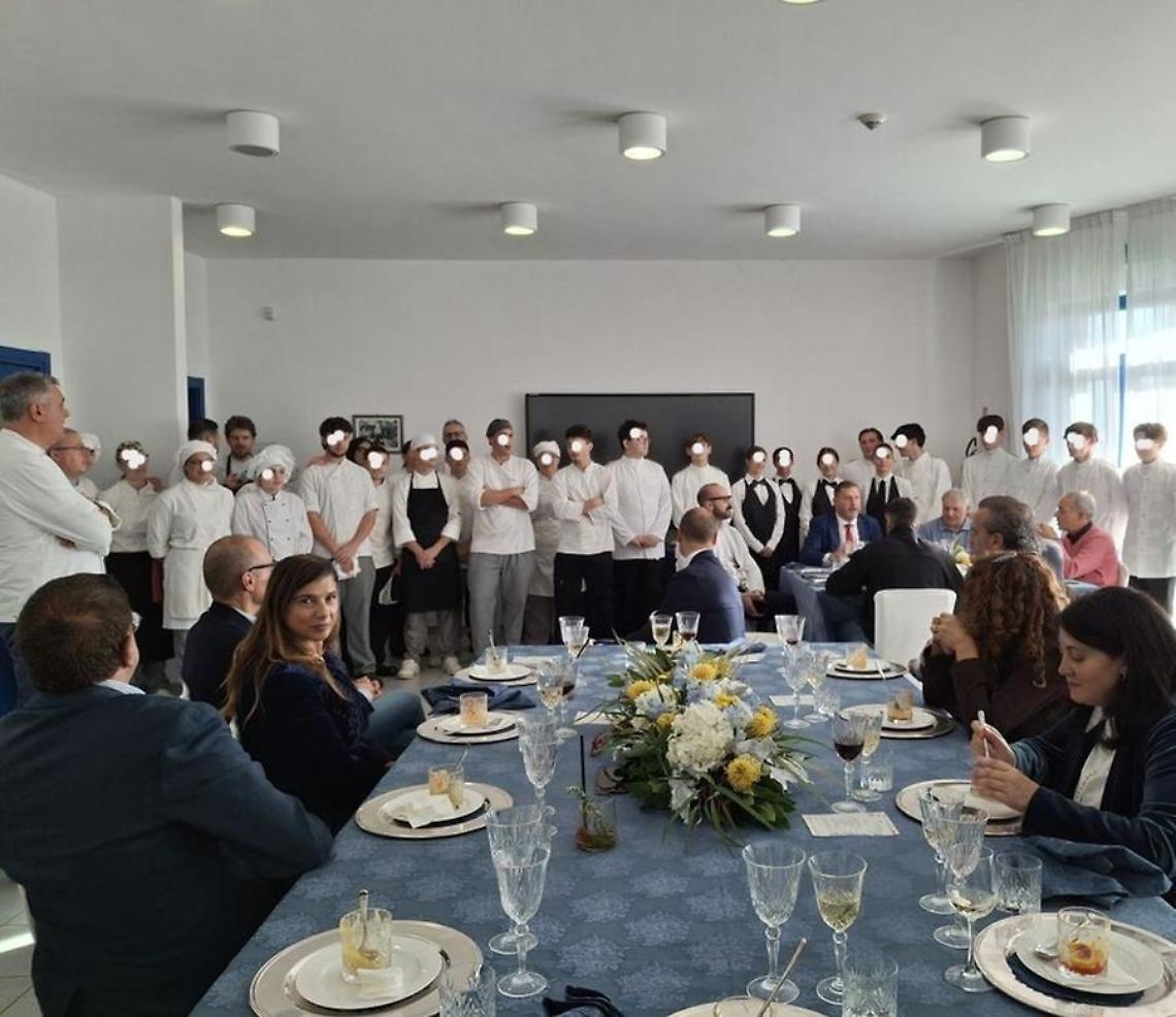 Lezioni e sapori, gli studenti dell’Alberghiero cucinano per i ristoratori