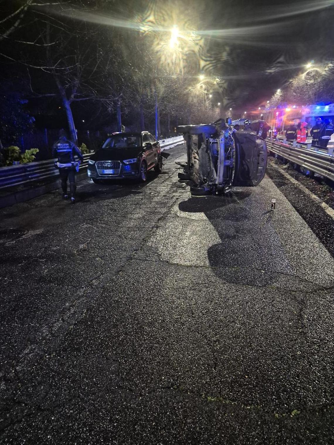 Viterbo: scontro tra due auto, una si ribalta. Un ferito