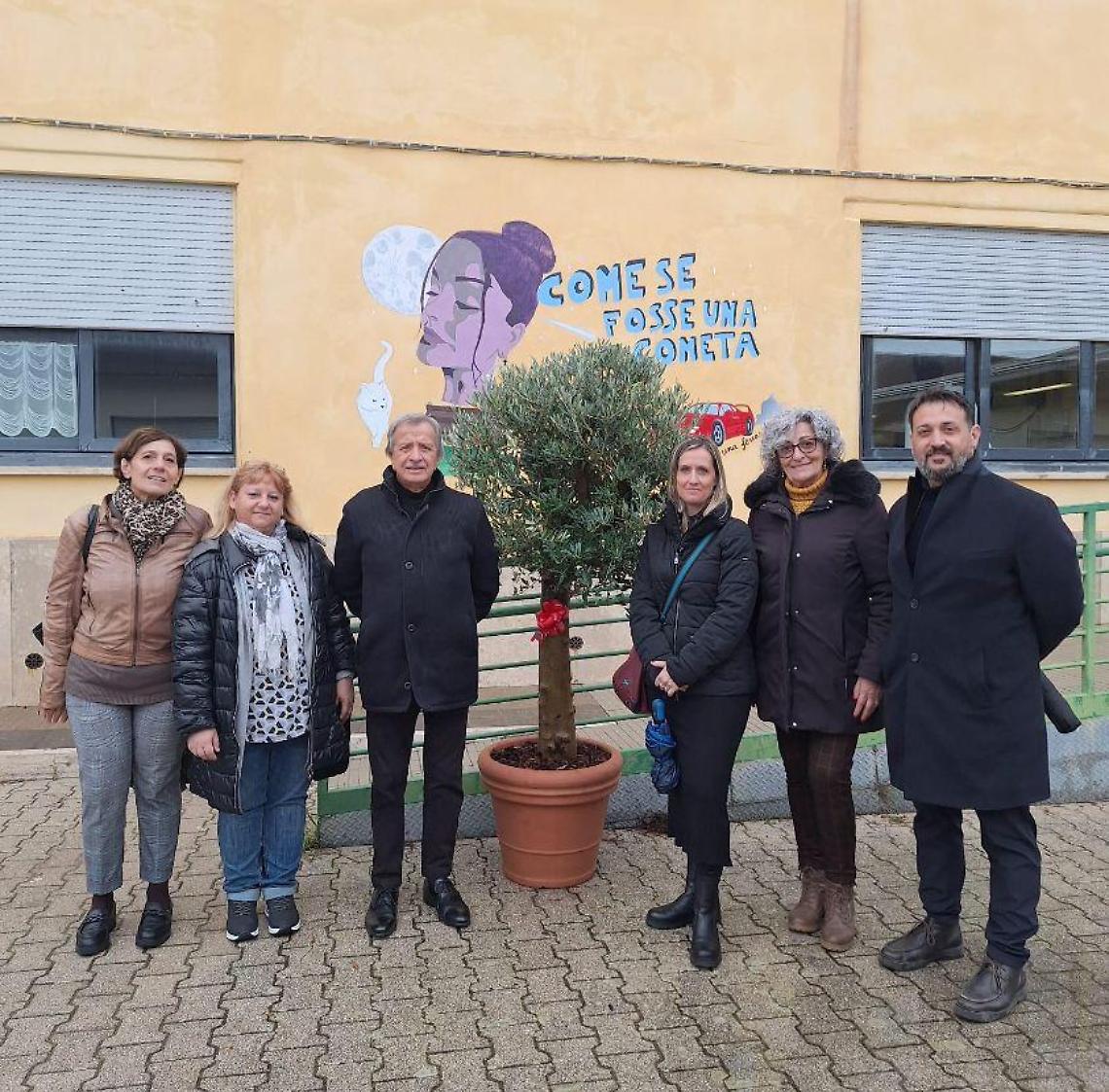 Due alberi di ulivo donati dal Comune di Santa Marinella al Liceo Galileo Galilei