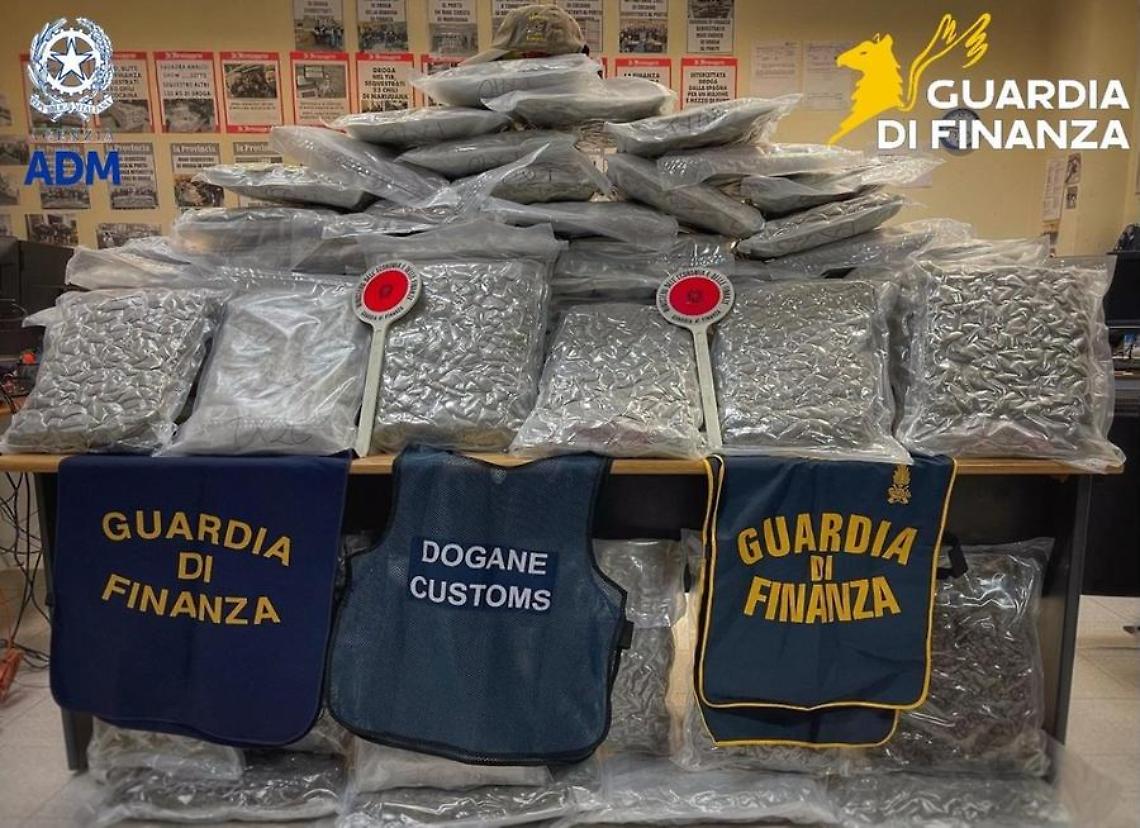 Droga: sequestri da record al porto