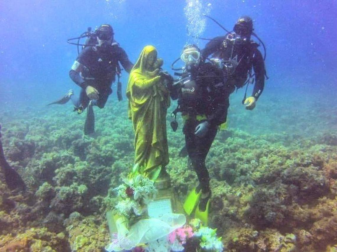 Santa Marinella, rinnovato l’omaggio alla statua della Madonna nel fondale marino