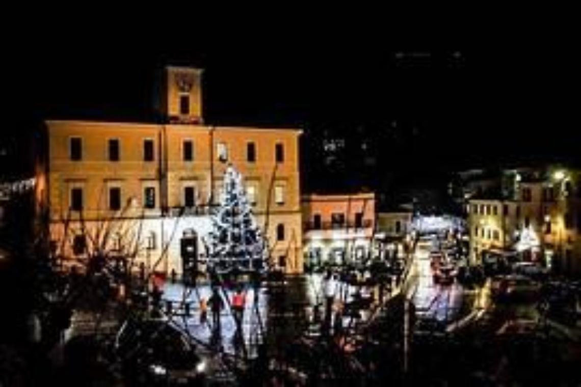 Allumiere accende la magia: un mese di eventi per “Natale nel borgo”