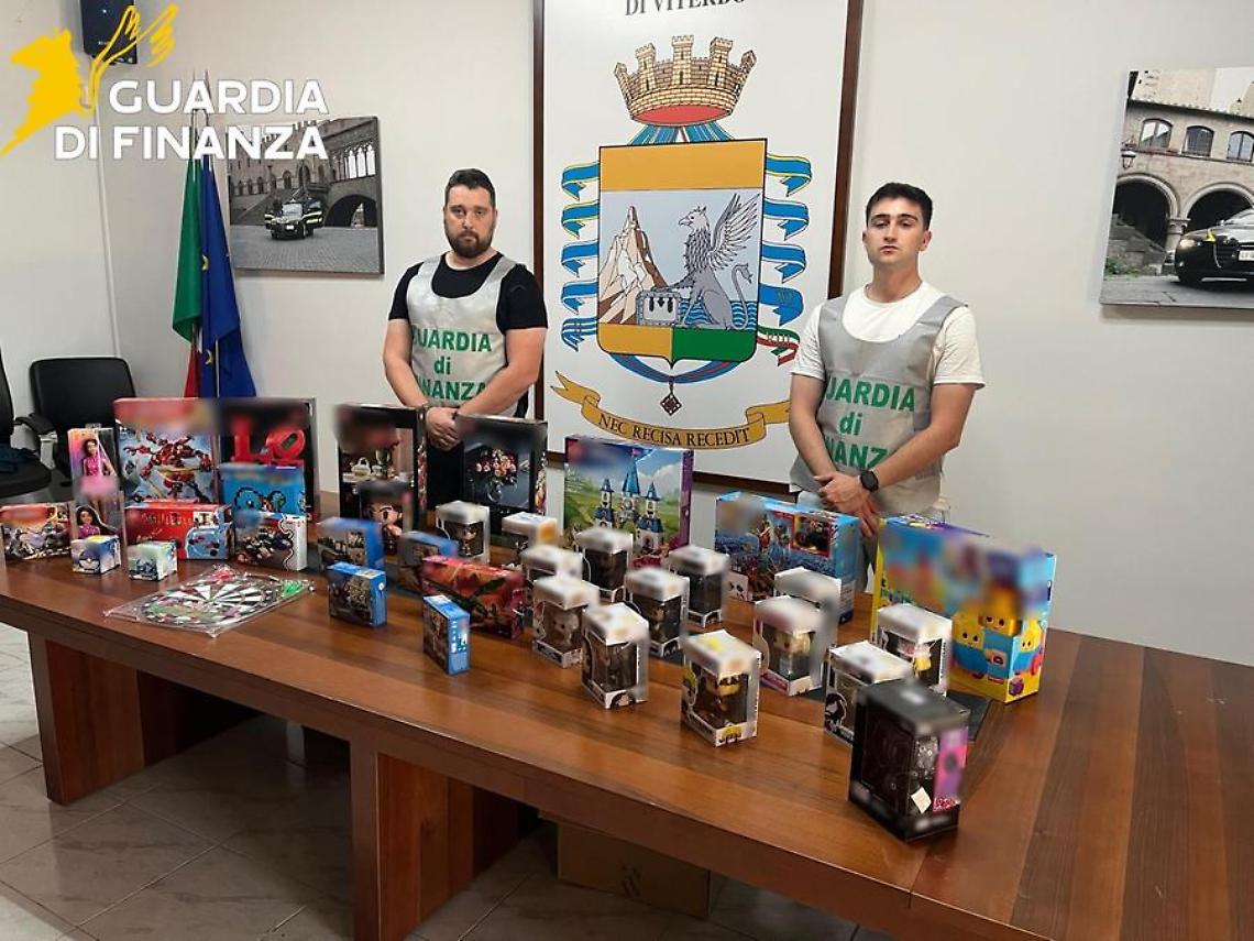 Viterbo, sequestrati oltre 2400 giocattoli pericolosi