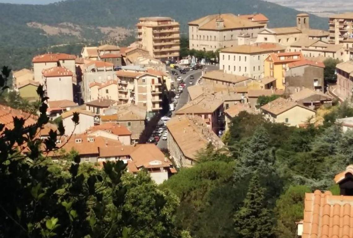 Allumiere, due avvisi di sostegno alle famiglie: buoni spesa natalizi e contributi per minori con autismo