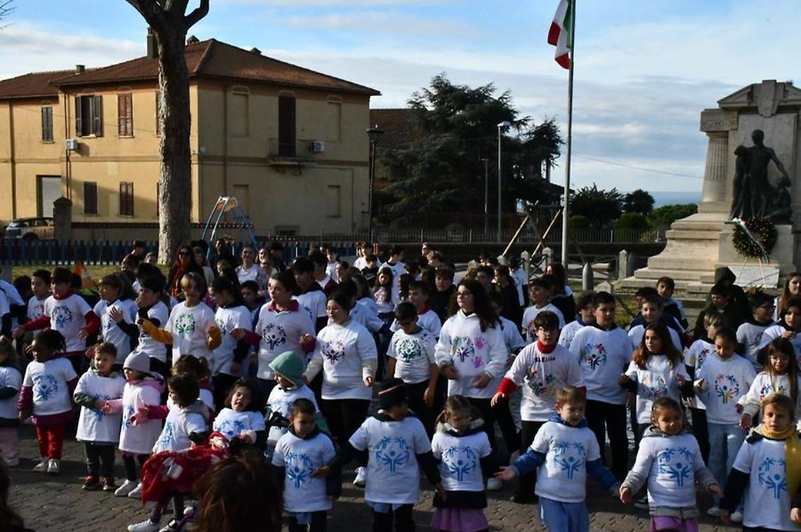 L’istituto comprensivo “Ettore Sacconi” di Tarquinia ha celebrato l’inclusione in musica