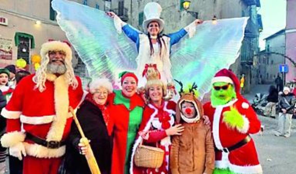 Tolfa si accende: apertura col botto per la 12ª edizione del Villaggio di Babbo Natale