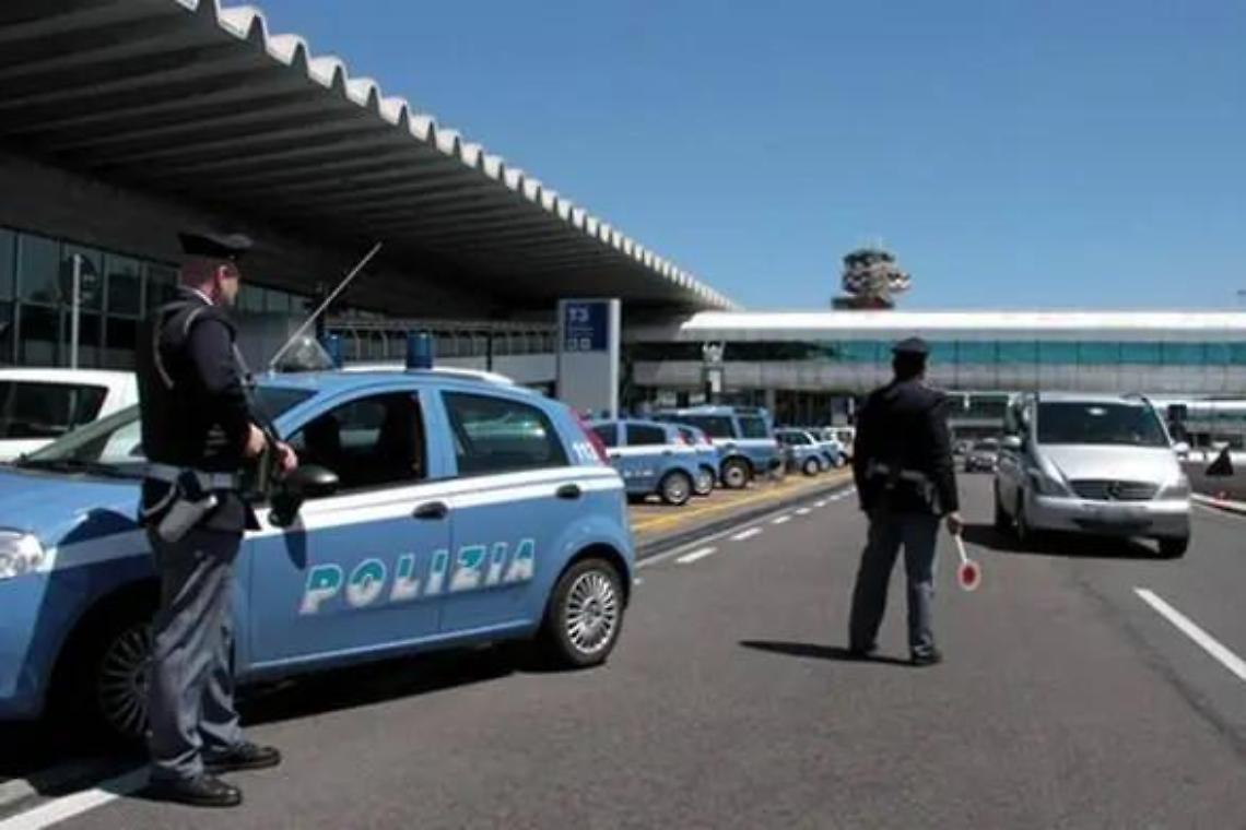 Lo prende a pugni e tenta di soffocarlo durante una tentata rapina: arrestato