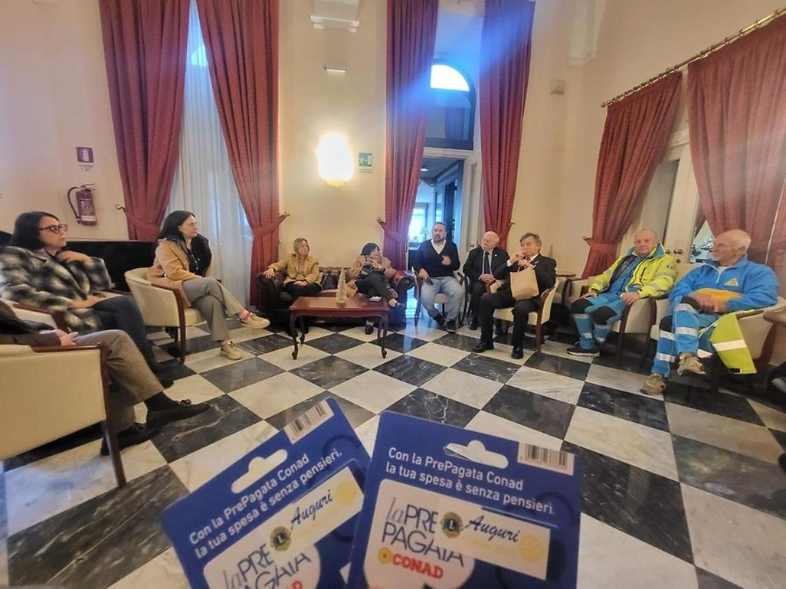 Lions e Rotary: &lsquo;&rsquo;A Natale stiamo insieme&rsquo;&rsquo; per i pi&ugrave; bisognosi