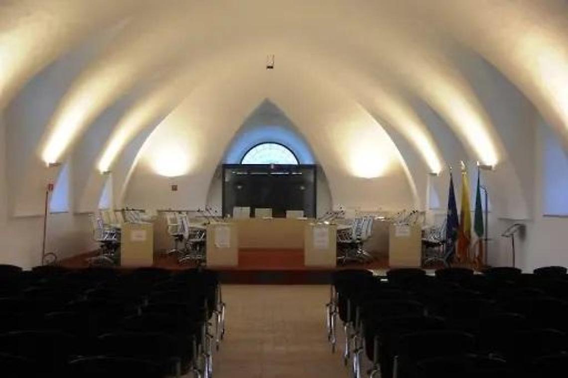 Salta il consiglio, &laquo;non c&rsquo;&egrave; la maggioranza&raquo;