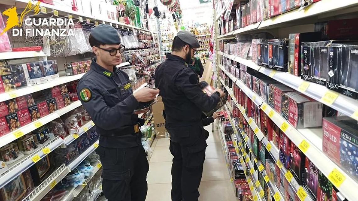 Natale sicuro: la Guardia di Finanza di Viterbo sequestra pi&ugrave; di 185mila prodotti pericolosi