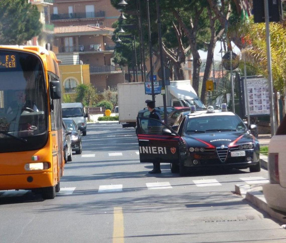 Altre auto abbandonate in strada portate via col carroattrezzi
