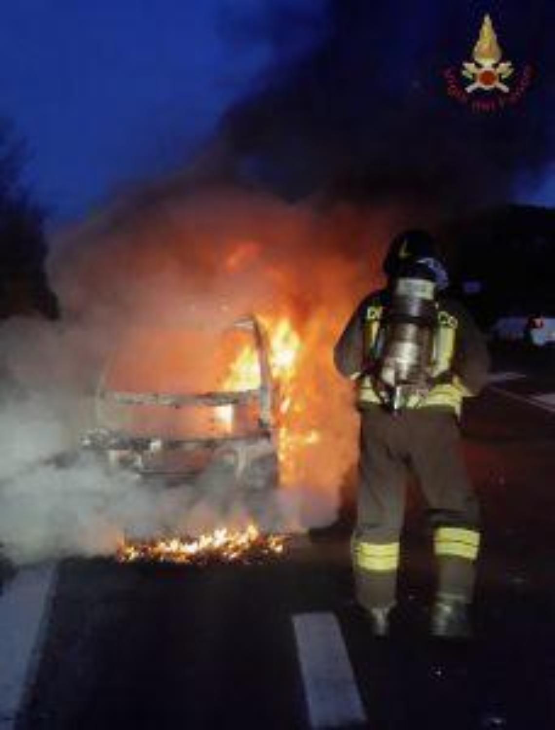 In fiamme il "Dadaumpa&rdquo; di Fiumicino, Califano (Pd): &laquo;Preoccupanti fenomeni interessano il territorio&raquo;